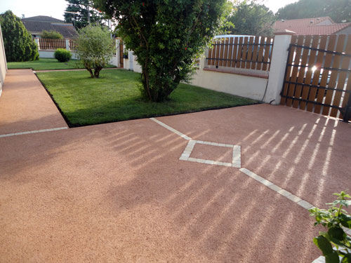 Le béton drainant, un matériau idéal pour vos sols extérieurs